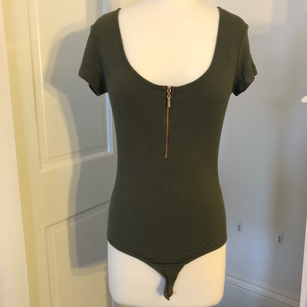 Candies scoop neck bodysuit